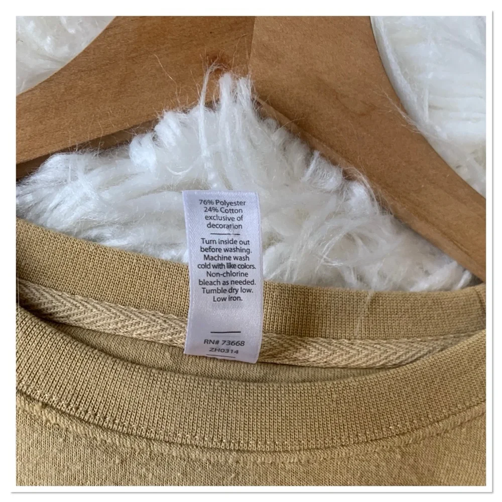 Yale University Crewneck Long Sleeve Sweatshirt Tan Blue Size Medium - Picture 6 of 6